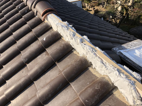 台風被害の屋根修理