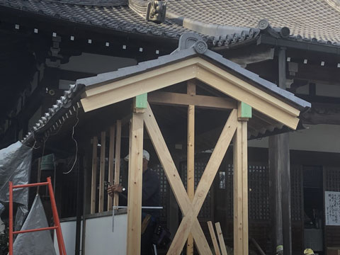 お寺の屋根修理