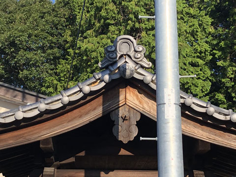 三明神社 手水舎の瓦葺き替え工事 施工前