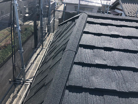 犬山市での屋根カバー工法