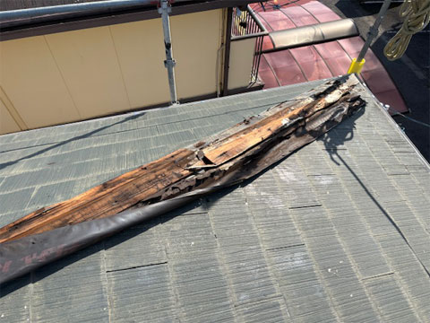 瑞穂市での棟板金取り換え工事